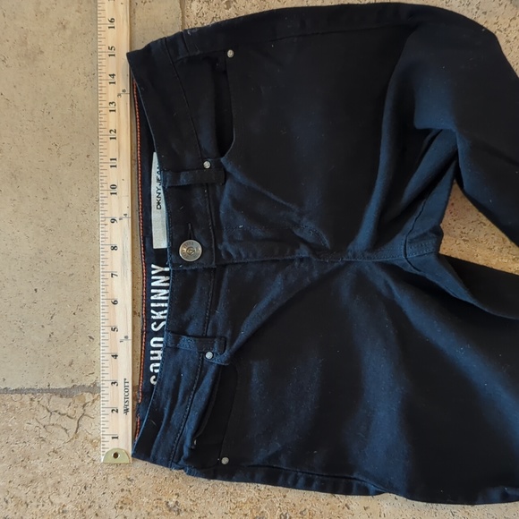 DKNY Soho Skinny jet black stretch. Jean - Picture 3 of 7